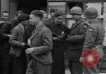 Immagine di Civili Duisburg Germania, 1945, secondo 43 filmato di repertorio 65675068327