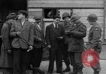 Immagine di Civili Duisburg Germania, 1945, secondo 51 filmato di repertorio 65675068327