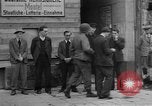 Immagine di Civili Duisburg Germania, 1945, secondo 61 filmato di repertorio 65675068327