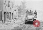 Standbild gepanzerten Spalten Dinkelsbühl Deutschland, 1945, aus Sekunde 3 historischem Filmmaterial Videoclip 65675068330