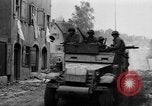 Standbild gepanzerten Spalten Dinkelsbühl Deutschland, 1945, aus Sekunde 6 historischem Filmmaterial Videoclip 65675068330
