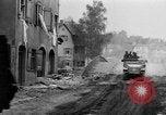 Standbild gepanzerten Spalten Dinkelsbühl Deutschland, 1945, aus Sekunde 10 historischem Filmmaterial Videoclip 65675068330