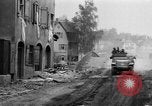 Standbild gepanzerten Spalten Dinkelsbühl Deutschland, 1945, aus Sekunde 11 historischem Filmmaterial Videoclip 65675068330