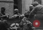 Standbild gepanzerten Spalten Dinkelsbühl Deutschland, 1945, aus Sekunde 27 historischem Filmmaterial Videoclip 65675068330