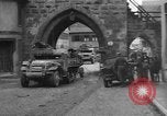 Standbild gepanzerten Spalten Dinkelsbühl Deutschland, 1945, aus Sekunde 37 historischem Filmmaterial Videoclip 65675068330