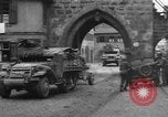 Standbild gepanzerten Spalten Dinkelsbühl Deutschland, 1945, aus Sekunde 39 historischem Filmmaterial Videoclip 65675068330
