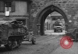Standbild gepanzerten Spalten Dinkelsbühl Deutschland, 1945, aus Sekunde 41 historischem Filmmaterial Videoclip 65675068330