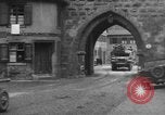 Standbild gepanzerten Spalten Dinkelsbühl Deutschland, 1945, aus Sekunde 43 historischem Filmmaterial Videoclip 65675068330