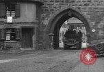 Standbild gepanzerten Spalten Dinkelsbühl Deutschland, 1945, aus Sekunde 47 historischem Filmmaterial Videoclip 65675068330