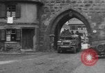 Standbild gepanzerten Spalten Dinkelsbühl Deutschland, 1945, aus Sekunde 49 historischem Filmmaterial Videoclip 65675068330