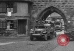 Standbild gepanzerten Spalten Dinkelsbühl Deutschland, 1945, aus Sekunde 52 historischem Filmmaterial Videoclip 65675068330