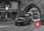 Standbild gepanzerten Spalten Dinkelsbühl Deutschland, 1945, aus Sekunde 53 historischem Filmmaterial Videoclip 65675068330