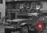 Standbild gepanzerten Spalten Dinkelsbühl Deutschland, 1945, aus Sekunde 57 historischem Filmmaterial Videoclip 65675068330