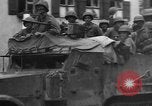 Standbild gepanzerten Spalten Dinkelsbühl Deutschland, 1945, aus Sekunde 59 historischem Filmmaterial Videoclip 65675068330