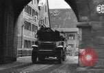 Standbild gepanzerten Spalten Dinkelsbühl Deutschland, 1945, aus Sekunde 62 historischem Filmmaterial Videoclip 65675068330