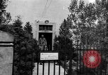 Standbild Kaplan Deggendorf Deutschland, 1945, aus Sekunde 10 historischem Filmmaterial Videoclip 65675068331