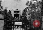 Standbild Kaplan Deggendorf Deutschland, 1945, aus Sekunde 14 historischem Filmmaterial Videoclip 65675068331