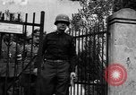 Standbild Kaplan Deggendorf Deutschland, 1945, aus Sekunde 17 historischem Filmmaterial Videoclip 65675068331