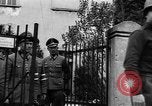 Standbild Kaplan Deggendorf Deutschland, 1945, aus Sekunde 19 historischem Filmmaterial Videoclip 65675068331