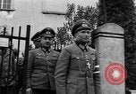 Standbild Kaplan Deggendorf Deutschland, 1945, aus Sekunde 21 historischem Filmmaterial Videoclip 65675068331