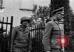 Standbild Kaplan Deggendorf Deutschland, 1945, aus Sekunde 24 historischem Filmmaterial Videoclip 65675068331