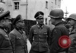 Standbild Kaplan Deggendorf Deutschland, 1945, aus Sekunde 27 historischem Filmmaterial Videoclip 65675068331