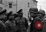 Standbild Kaplan Deggendorf Deutschland, 1945, aus Sekunde 34 historischem Filmmaterial Videoclip 65675068331