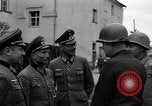 Standbild Kaplan Deggendorf Deutschland, 1945, aus Sekunde 35 historischem Filmmaterial Videoclip 65675068331
