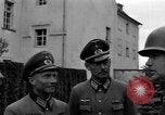 Standbild Kaplan Deggendorf Deutschland, 1945, aus Sekunde 45 historischem Filmmaterial Videoclip 65675068331