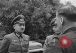 Standbild Kaplan Deggendorf Deutschland, 1945, aus Sekunde 57 historischem Filmmaterial Videoclip 65675068331