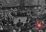Standbild Vergraben von Wöbbelin KZ-Opfer Ludwigslust Deutschland, 1945, aus Sekunde 59 historischem Filmmaterial Videoclip 65675068333