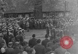Standbild Vergraben von Wöbbelin KZ-Opfer Ludwigslust Deutschland, 1945, aus Sekunde 60 historischem Filmmaterial Videoclip 65675068333