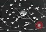 Standbild Struktur des Atoms zu den Kindern erklärt Kanada, 1948, aus Sekunde 9 historischem Filmmaterial Videoclip 65675068343