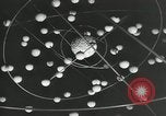 Standbild Struktur des Atoms zu den Kindern erklärt Kanada, 1948, aus Sekunde 10 historischem Filmmaterial Videoclip 65675068343