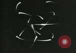 Standbild Struktur des Atoms zu den Kindern erklärt Kanada, 1948, aus Sekunde 40 historischem Filmmaterial Videoclip 65675068343