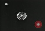 Standbild Struktur des Atoms zu den Kindern erklärt Kanada, 1948, aus Sekunde 61 historischem Filmmaterial Videoclip 65675068343