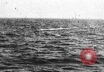 Image British navire torpillé et coulé Première Guerre Mondiale Théâtre européen, 1917, de la seconde 7 séquences d'archives historiques vidéo 65675068362
