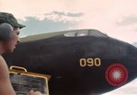 Standbild Crew von B-52D Flugzeuge Thailand, 1970, aus Sekunde 61 historischem Filmmaterial Videoclip 65675068365
