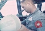 Image Équipage de B-52D aircraft en Thaïlande, 1970, de la seconde 21 séquences d'archives historiques vidéo 65675068366