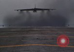 Standbild B-52D Stratofortress Thailand, 1970, aus Sekunde 37 historischem Filmmaterial Videoclip 65675068367