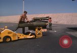 Standbild Crew von B-52D Flugzeuge Thailand, 1970, aus Sekunde 3 historischem Filmmaterial Videoclip 65675068370