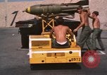 Standbild Crew von B-52D Flugzeuge Thailand, 1970, aus Sekunde 12 historischem Filmmaterial Videoclip 65675068370