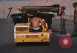 Standbild Crew von B-52D Flugzeuge Thailand, 1970, aus Sekunde 30 historischem Filmmaterial Videoclip 65675068370