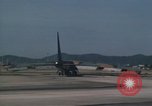 Standbild B-52D Stratofortress Thailand, 1970, aus Sekunde 40 historischem Filmmaterial Videoclip 65675068371