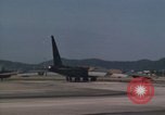 Standbild B-52D Stratofortress Thailand, 1970, aus Sekunde 43 historischem Filmmaterial Videoclip 65675068371