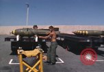 Standbild Crew von B-52D Flugzeuge Thailand, 1970, aus Sekunde 46 historischem Filmmaterial Videoclip 65675068372