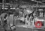 Immagine di Automobile linea di assemblaggio United States USA, 1929, secondo 15 filmato di repertorio 65675068384