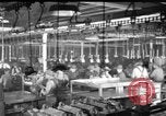 Immagine di Automobile linea di assemblaggio United States USA, 1929, secondo 4 filmato di repertorio 65675068386
