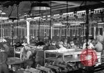 Immagine di Automobile linea di assemblaggio United States USA, 1929, secondo 9 filmato di repertorio 65675068386