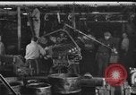 Immagine di Automobile linea di assemblaggio United States USA, 1929, secondo 17 filmato di repertorio 65675068386